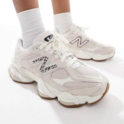 9060 beige leopard print detail